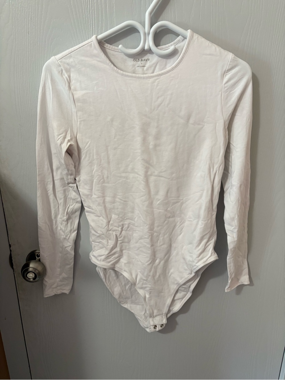 3 for $15 Old Navy White Long-Sleeve Bodysuit size medium